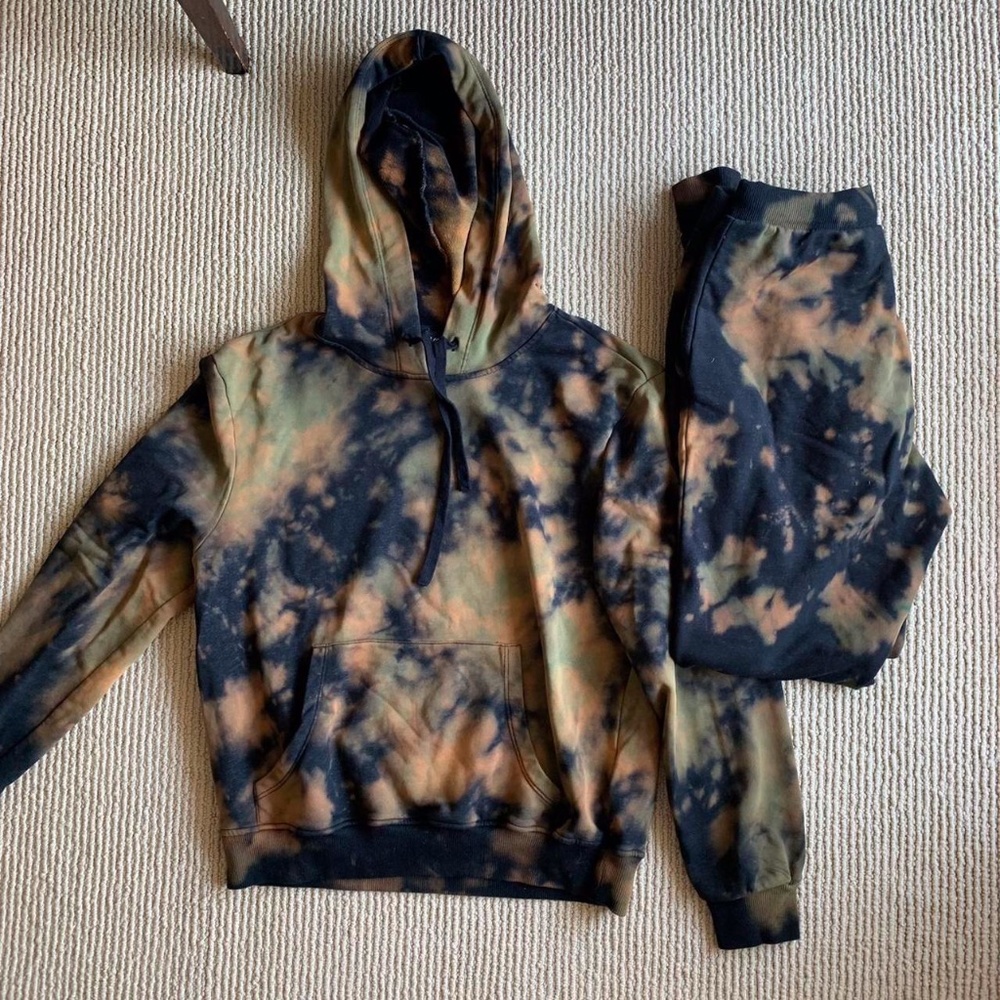 Lea & Viola tie-dye jogger set